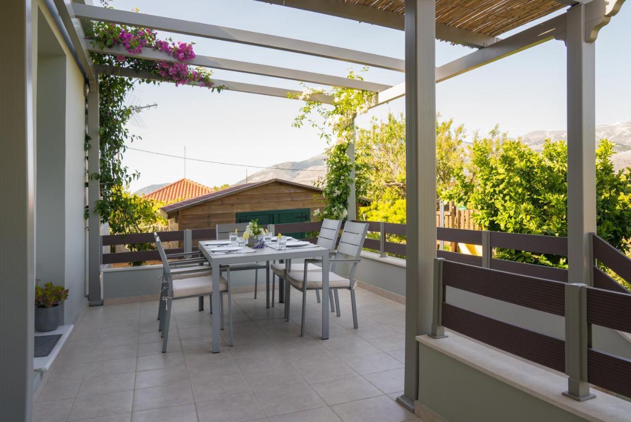 Lucas Home Lixouri Exterior foto